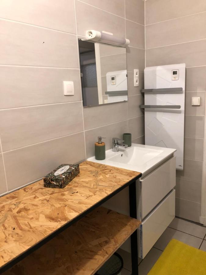 Gite A La Ferme Chaleureux Avec Cheminee Preveranges Exterior photo