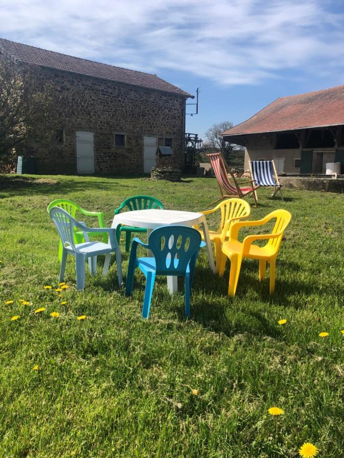 Gite A La Ferme Chaleureux Avec Cheminee Preveranges Exterior photo