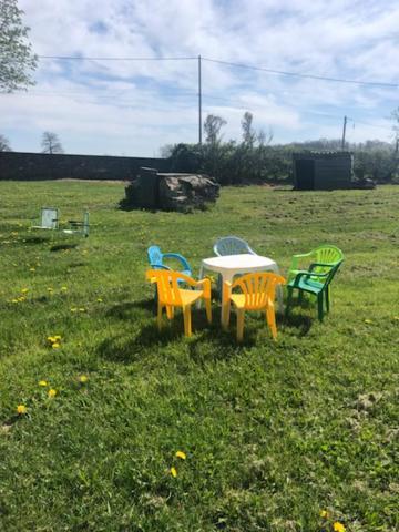 Gite A La Ferme Chaleureux Avec Cheminee Preveranges Exterior photo